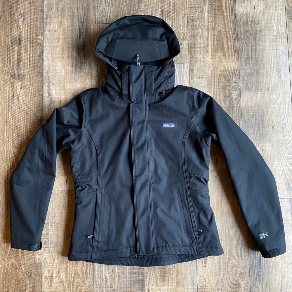 Patagonia Insulated Coat - Black - Size: Small